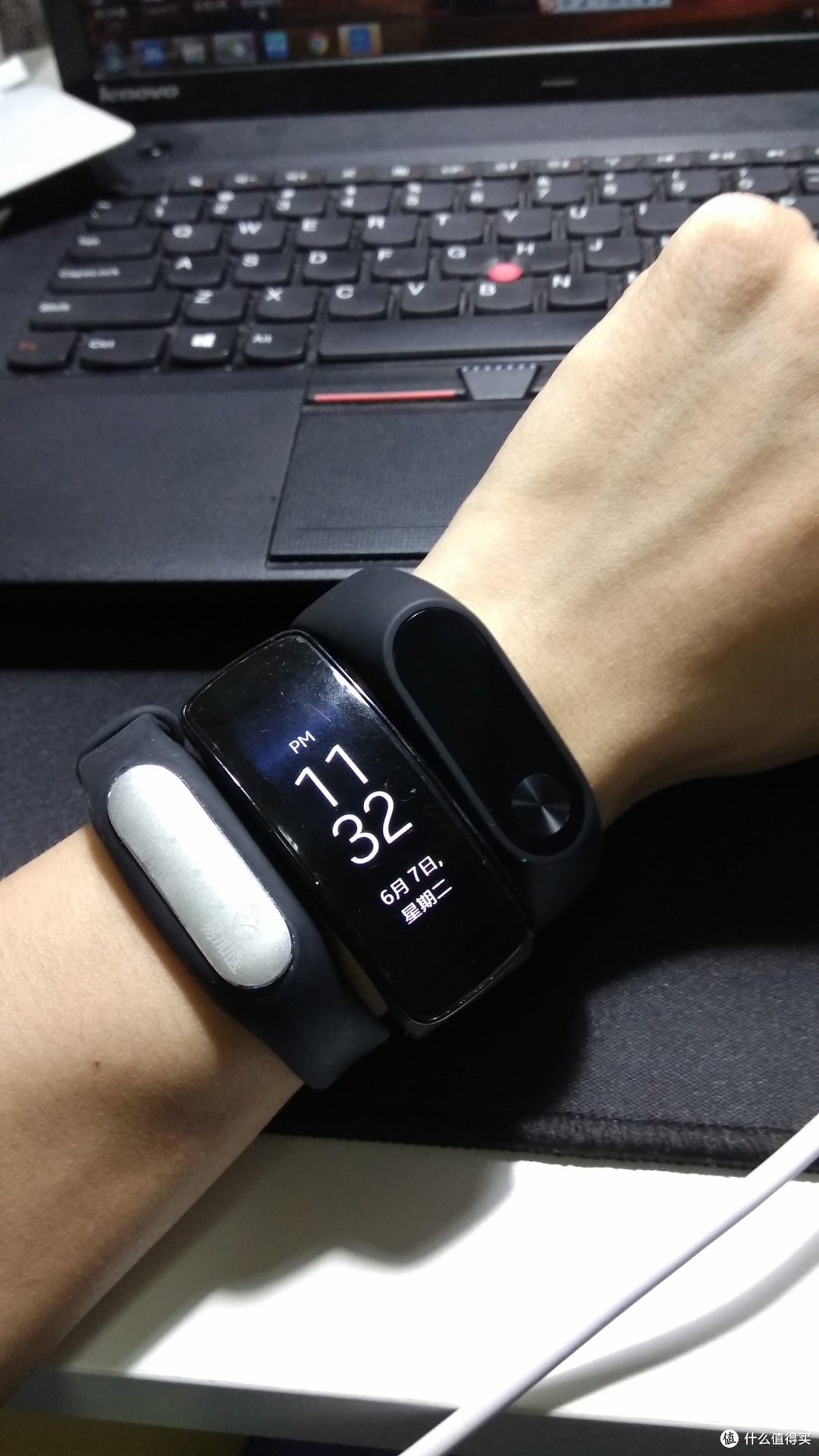 MI 小米手环2 开箱,对比gear fit 和小米手环1