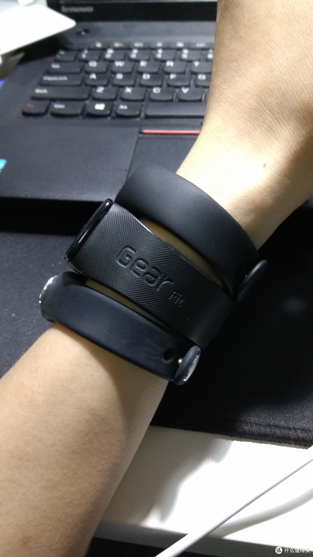 MI 小米手环2 开箱,对比gear fit 和小米手环1