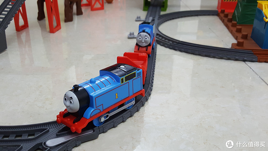 孩子童年的最爱：全职奶爸香港自带 托马斯小火车和他们的朋友们 小火车