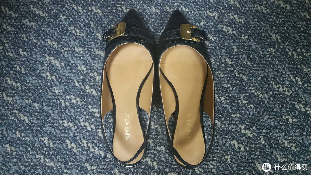 Nine West 玖熙  ANYAMARIE 尖头搭扣平底单鞋