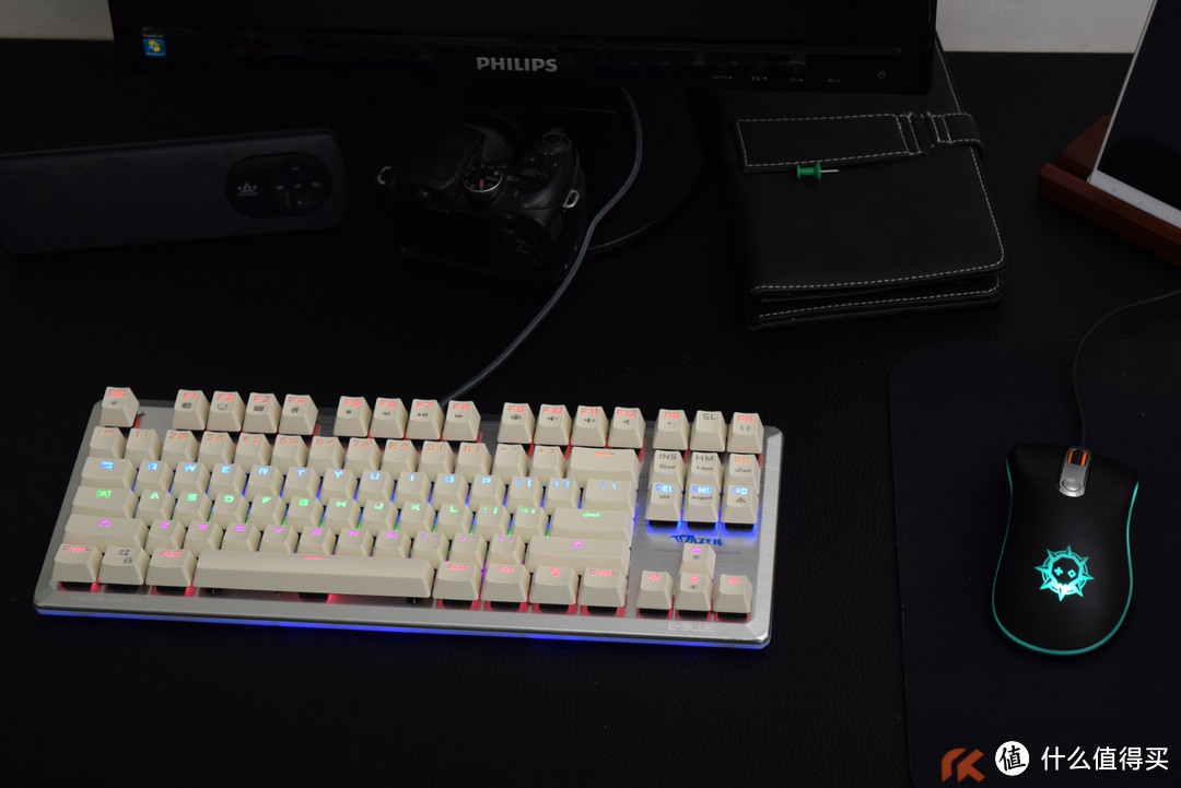 让桌面有点色彩 — E-3LUE 宜博 EKM727WBUS-IU 六色混彩机械键盘开箱