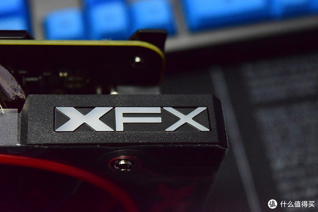 入手 XFX 讯景 R9380X 显卡