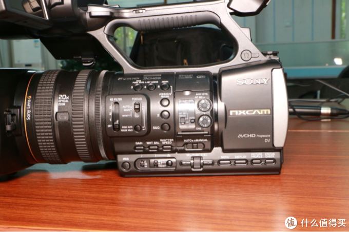 #本站首晒# SONY 索尼 hxr-nx3 手持式存储卡高清摄录一体机