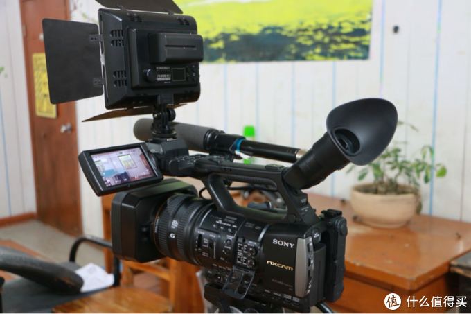 #本站首晒# SONY 索尼 hxr-nx3 手持式存储卡高清摄录一体机