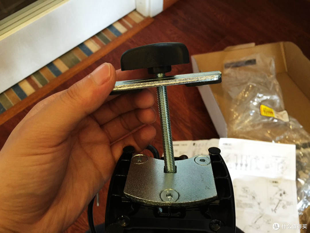 释放桌面——Loctek 乐歌 DLB502-H 桌面显示器支架