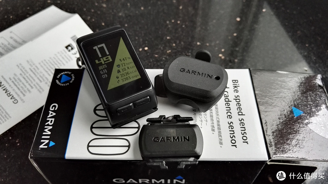 GARMIN 佳明 vivoactive HR 智能手表以及速度感应器、踏频感应器开箱