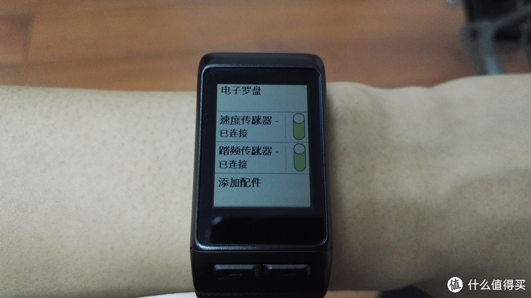 GARMIN 佳明 vivoactive HR 智能手表以及速度感应器、踏频感应器开箱
