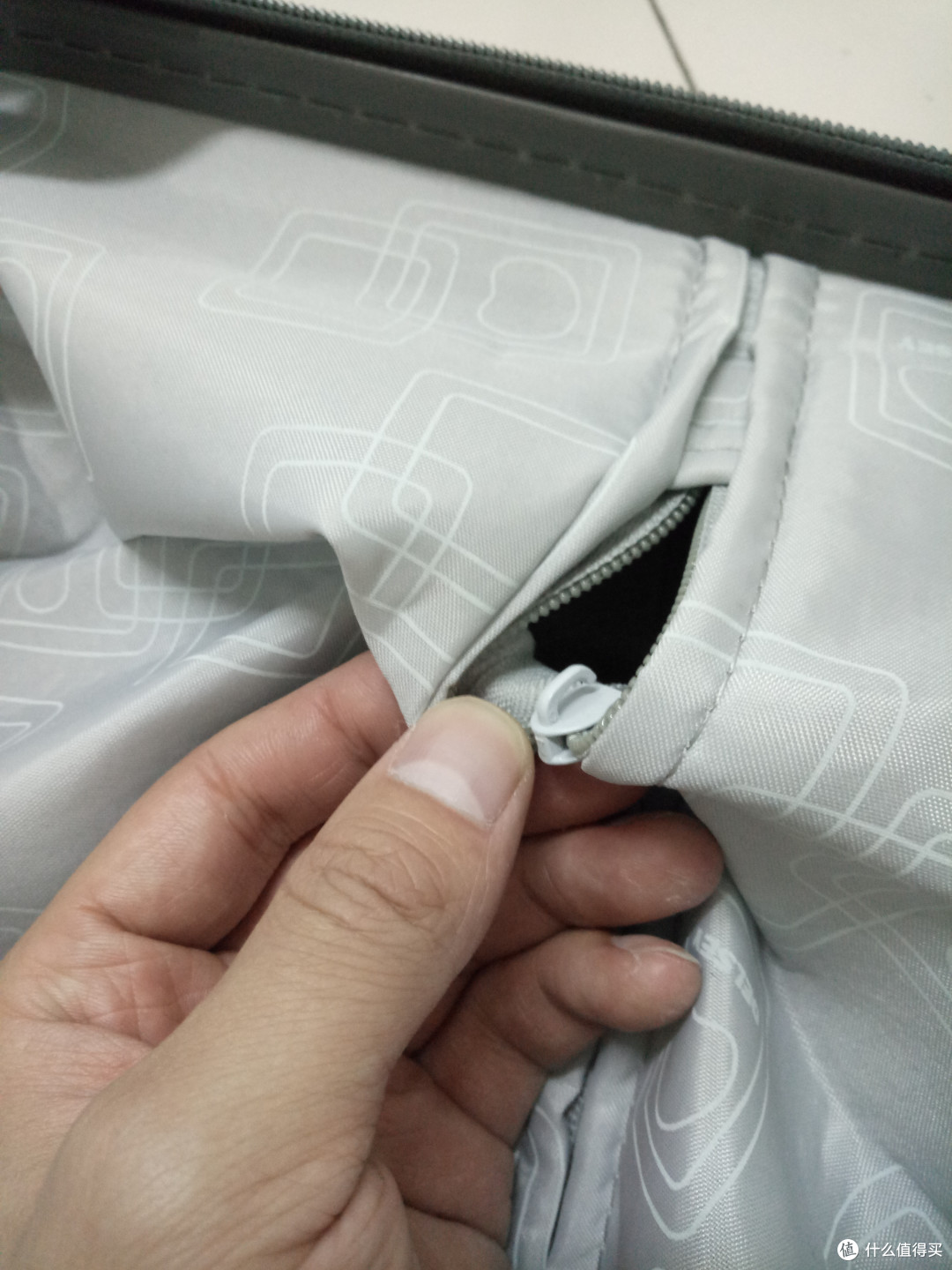 浅谈 DELSEY 法国大使 00379980100 20寸 万向轮拉杆箱