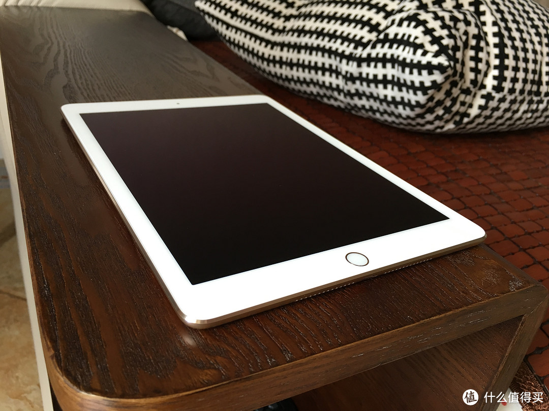 给父母的小礼物：Apple 苹果 iPad Air 2 平板电脑 16G WiFi版