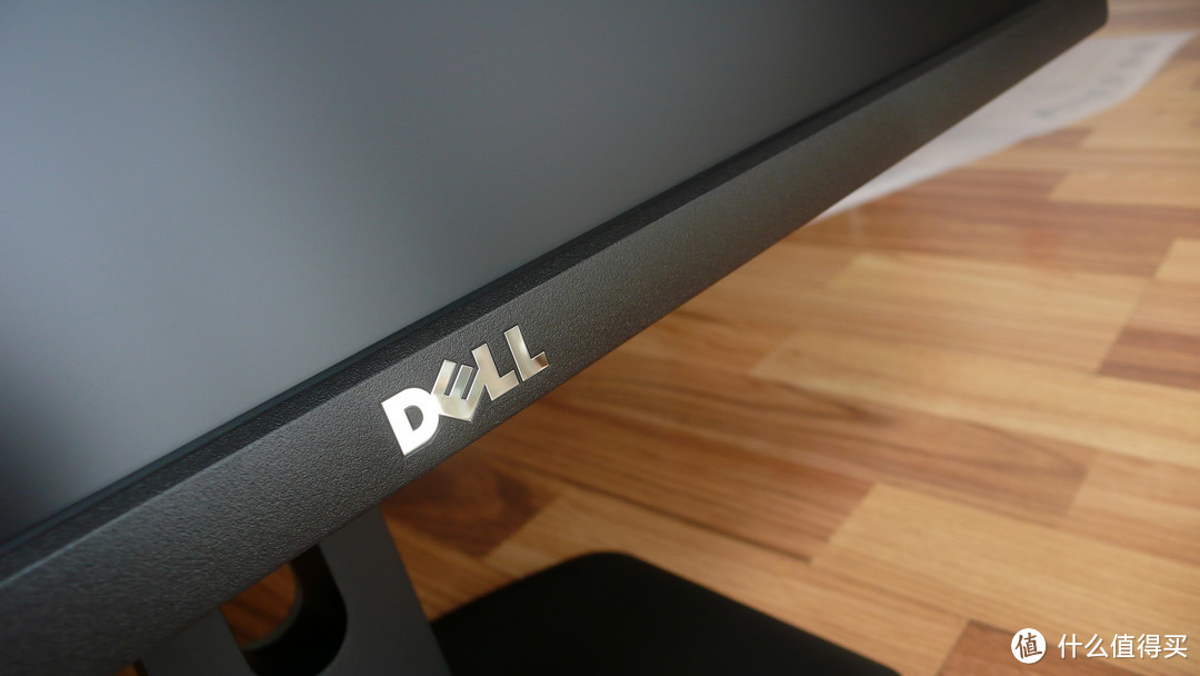 性价比很高的 DELL 戴尔 U2412M 24英寸 16:10 液晶显示器 简单开箱