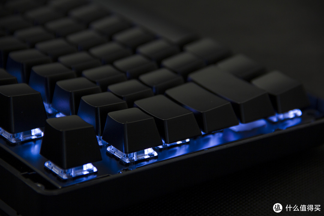 国产也有认真的时候，AJAZZ 黑爵 AK60 光环侧刻RGB 机械键盘