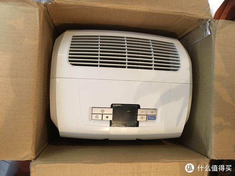 一言不合暴雨攻击，一台除湿机帮你镇宅：Delonghi 德龙 DD40P 家用吸湿除湿机