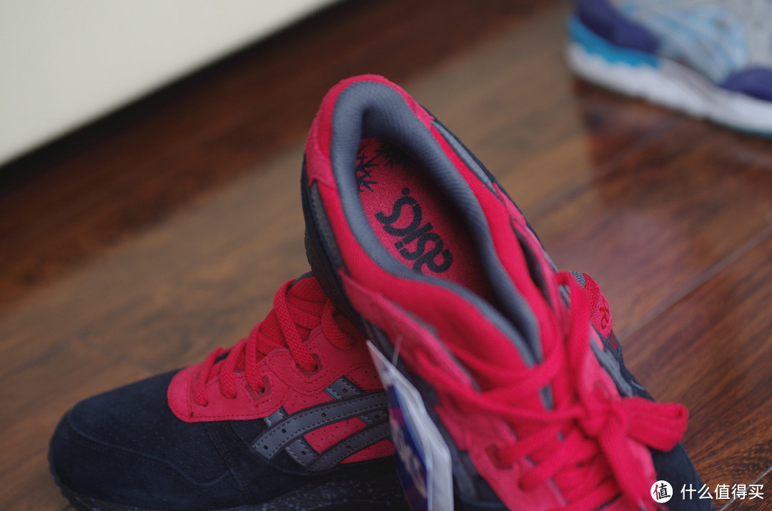 #本站首晒# ASICS 亚瑟士 Tiger Gel Lyte III  black/red圣诞红