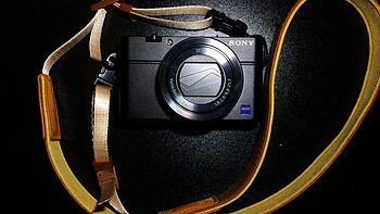 索尼 黑卡RX100系列 DSC-RX100 M3 黑卡数码相机购买背景(尺寸|镜头|系列)