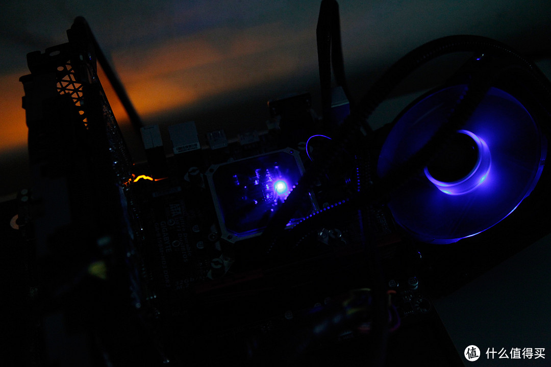 #原创新人# 不太完美的小钢炮晒单：Sapphire 蓝宝石 Radeon R9 Nano 4GB HBM 显卡