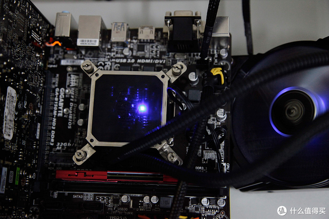 #原创新人# 不太完美的小钢炮晒单：Sapphire 蓝宝石 Radeon R9 Nano 4GB HBM 显卡
