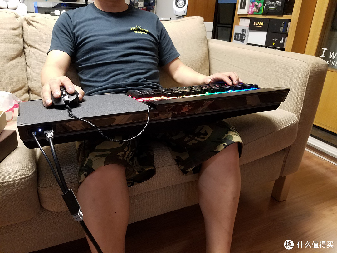 CORSAIR 美商海盗船 LAPDOG 键鼠托盘 — 最速开箱评测