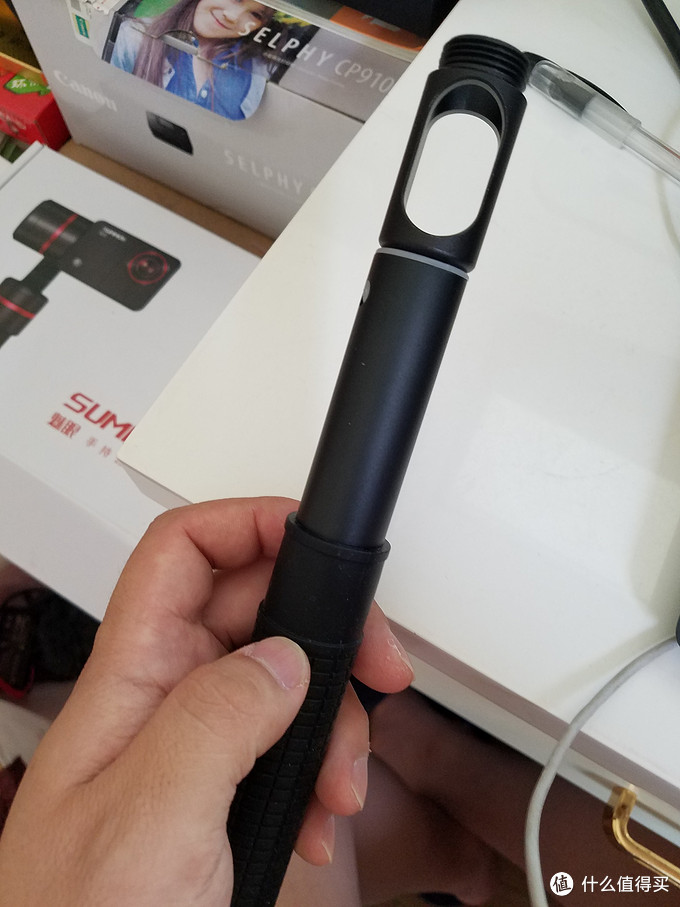 手持云台相机PK：大疆OSMO、飞宇魅眼对比