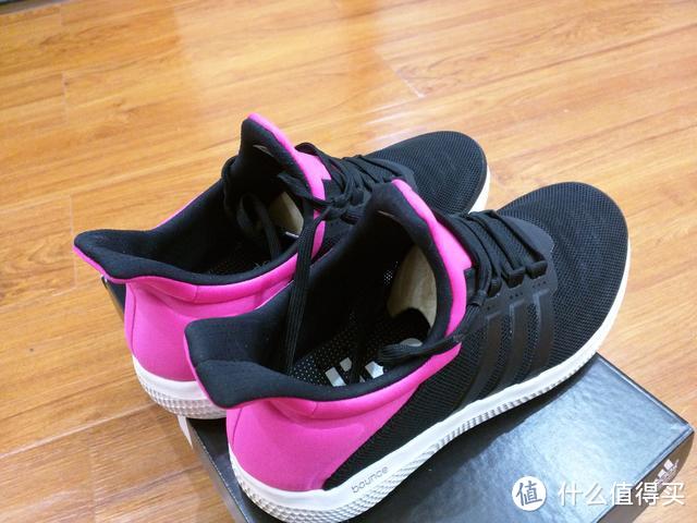 媳妇之怒：Adidas 阿迪达斯 Bounce AQ3589 女子跑步鞋 开箱