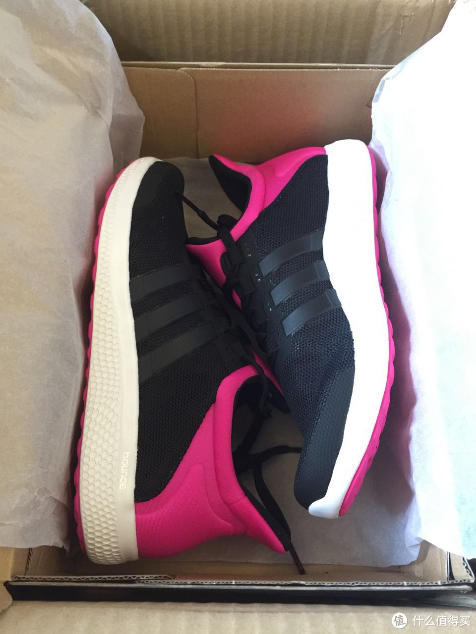 媳妇之怒：Adidas 阿迪达斯 Bounce AQ3589 女子跑步鞋 开箱