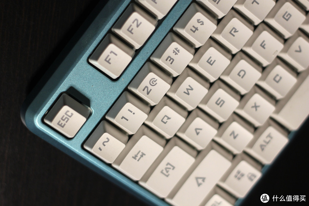 踏实的入门机械键盘——Fuhlen 富勒 幻魔龙RGB（青轴）使用感受