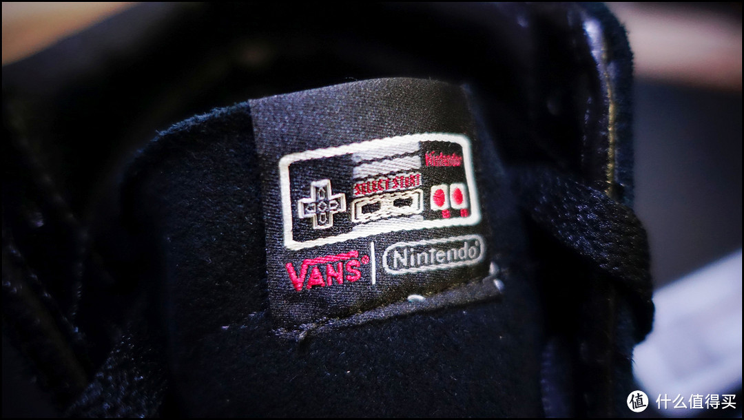 #本站首晒# 再见反绒皮：Vans 范斯 X Nintendo联名 高帮红白手柄合作款