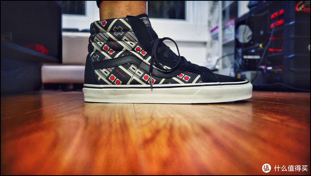 #本站首晒# 再见反绒皮：Vans 范斯 X Nintendo联名 高帮红白手柄合作款