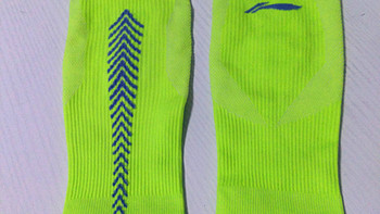 李宁 2016新款 跑步系列护腿 AQAL114 腿套使用评测(做工|颜色|弹性)