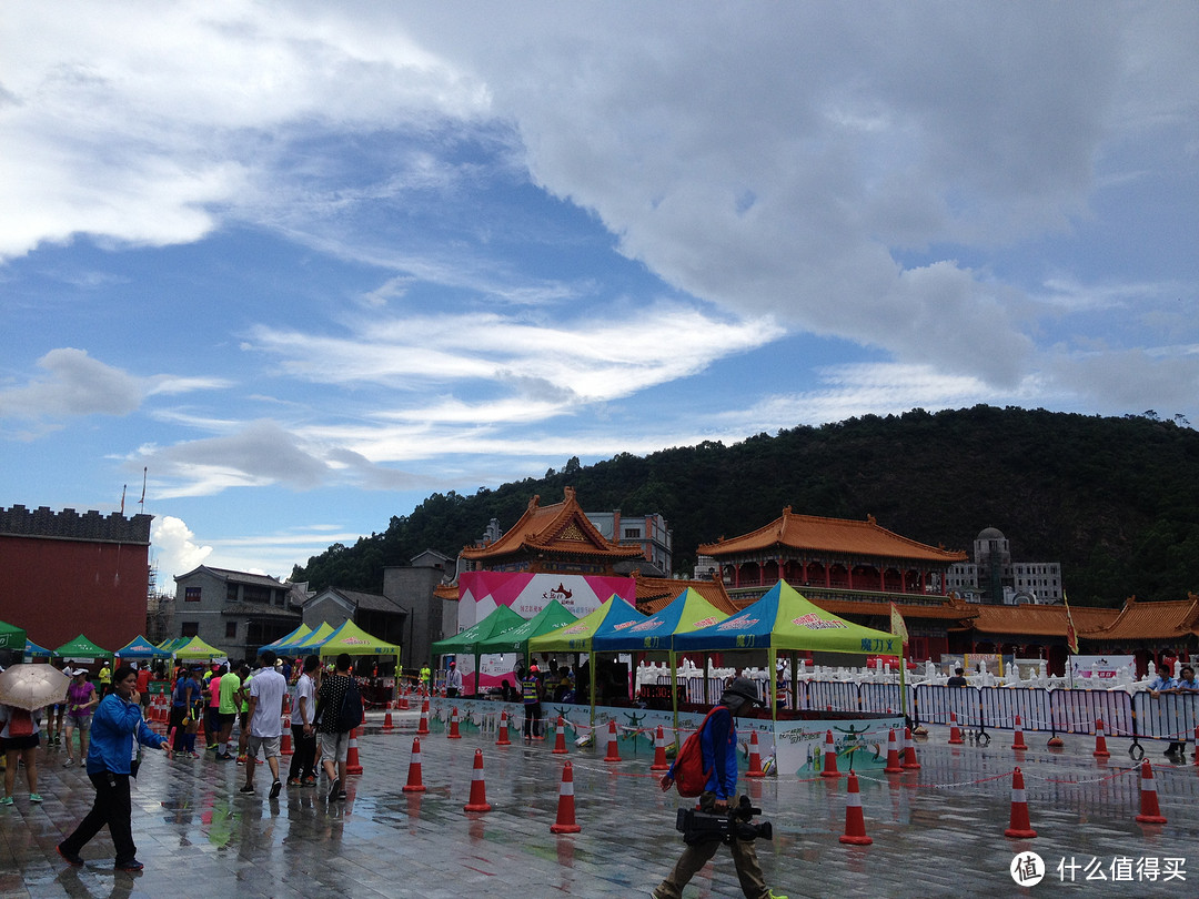 暴晒、雨淋、闷蒸中跑圈6小时是怎样的体验——2016年西樵山超级马拉松赛评