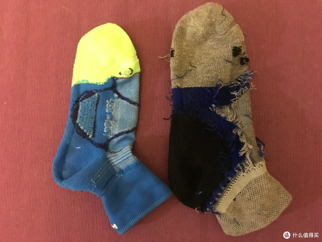 feetures 专业跑步袜子 开箱对比