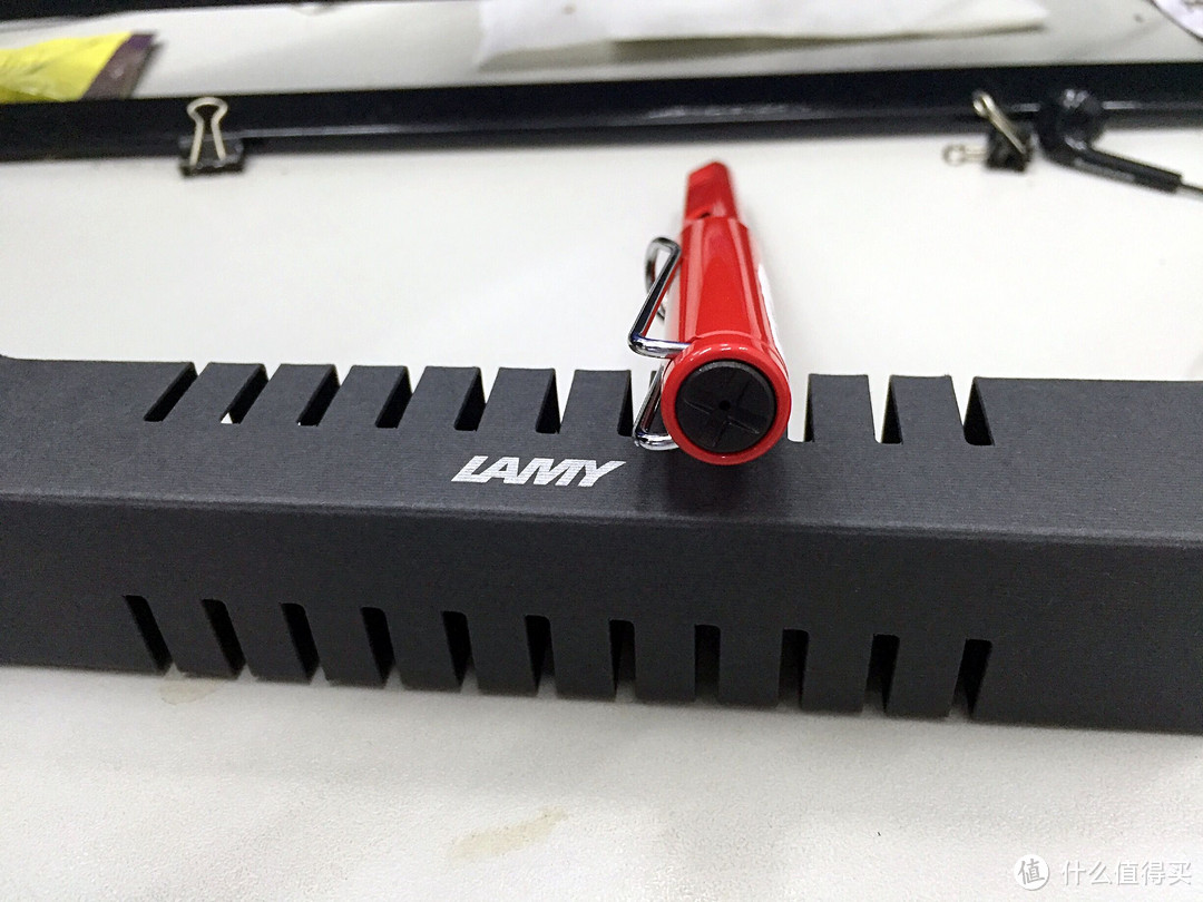 LAMY 凌美 Safari狩猎者系列钢笔  顶部