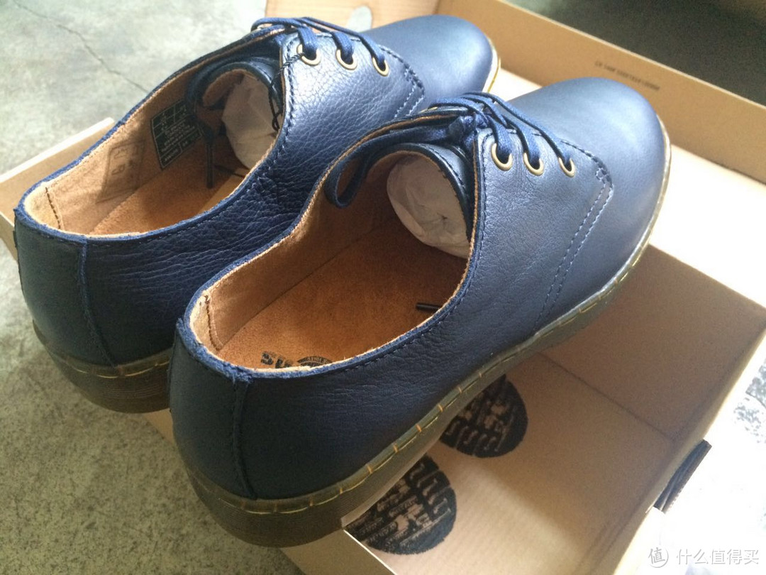 Dr.Martens 经典深蓝色3孔系带休闲鞋