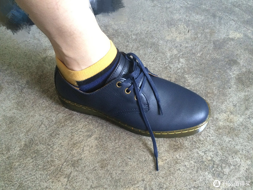 Dr.Martens 经典深蓝色3孔系带休闲鞋