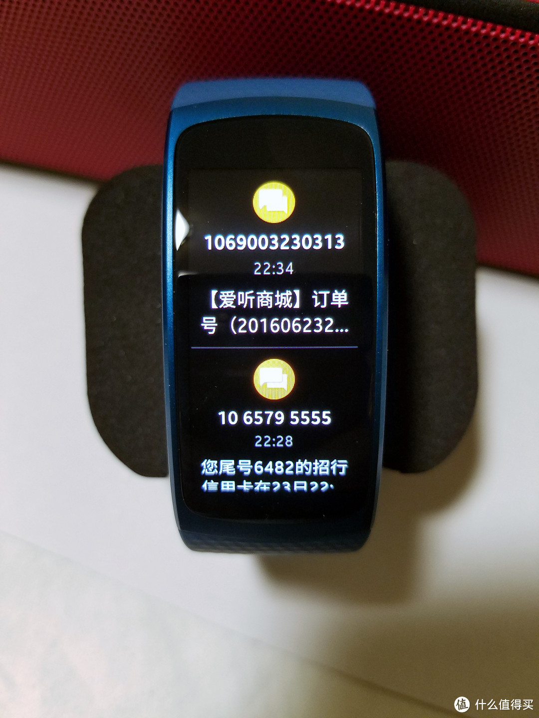 #本站首晒# 美美的 — SAMSUNG 三星 Gear Fit 2 智能手环 简单开箱