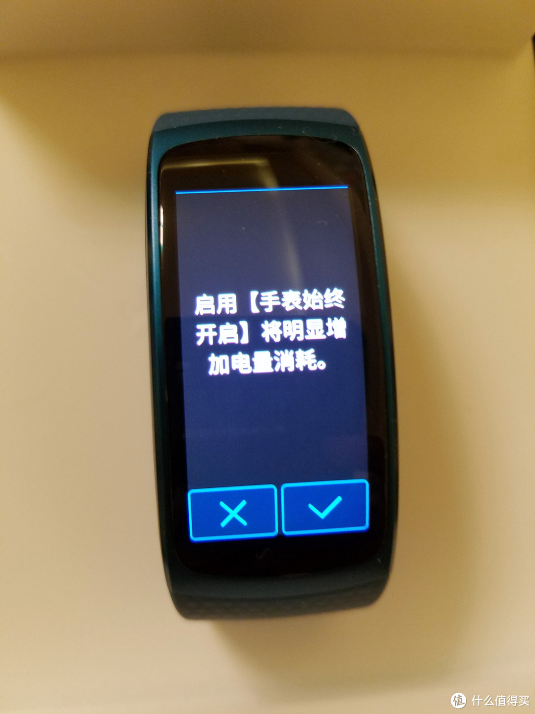 #本站首晒# 美美的 — SAMSUNG 三星 Gear Fit 2 智能手环 简单开箱