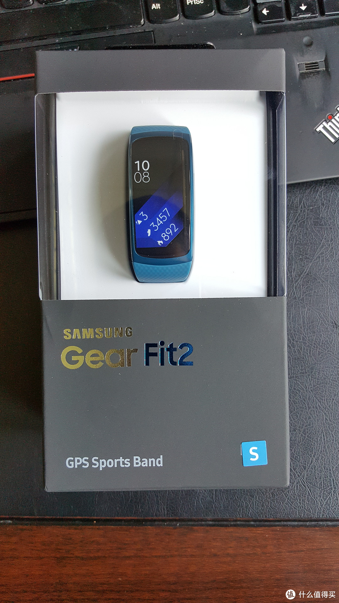 最美最强手环：SAMSUNG 三星 双核AMOLED曲屏 Gear Fit 2 智能手环