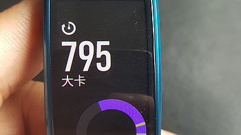 三星 Gear Fit 2 智能手环功能总结(亮屏|音乐播放|跑步功能|价格)