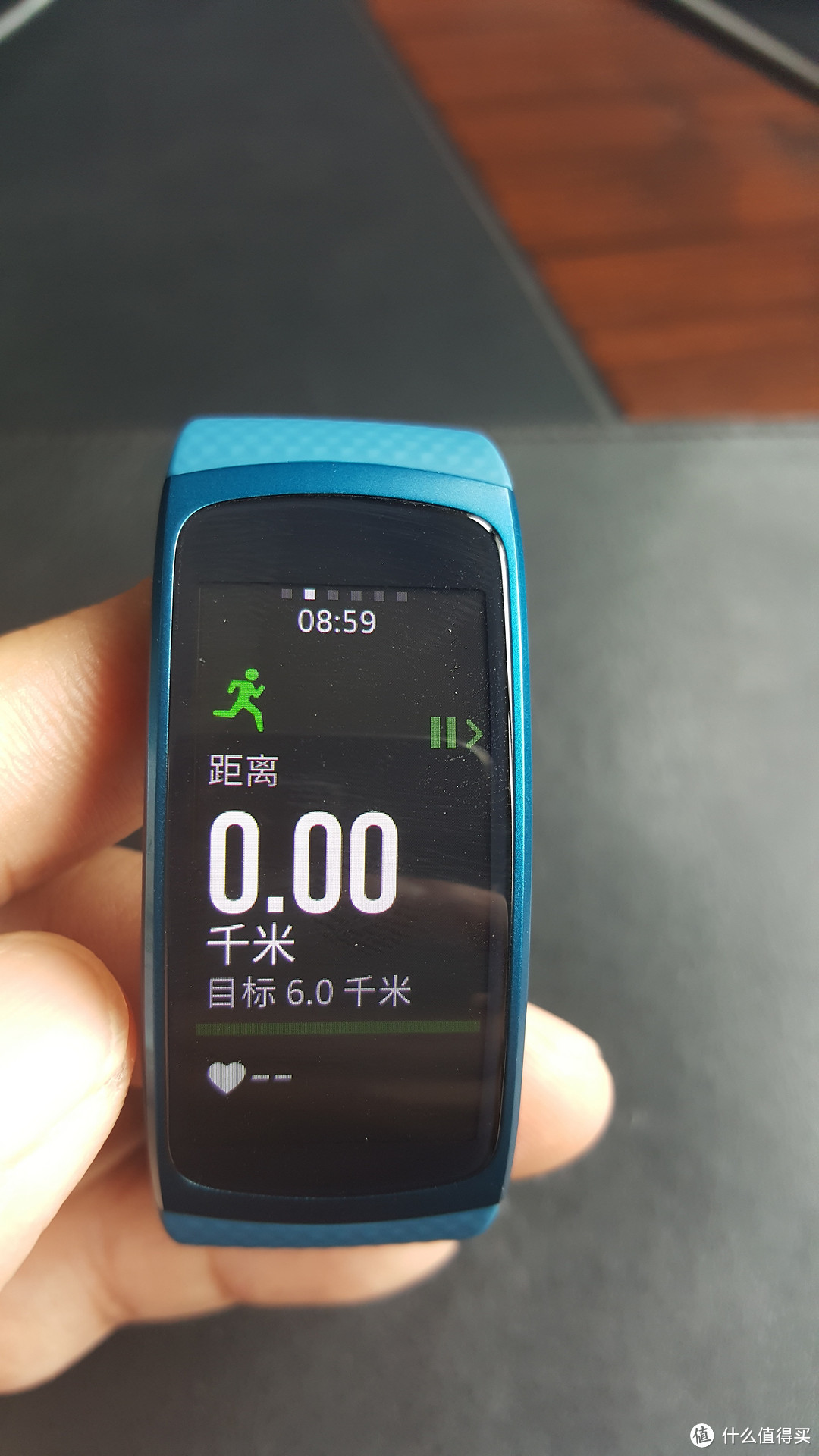 最美最强手环：SAMSUNG 三星 双核AMOLED曲屏 Gear Fit 2 智能手环