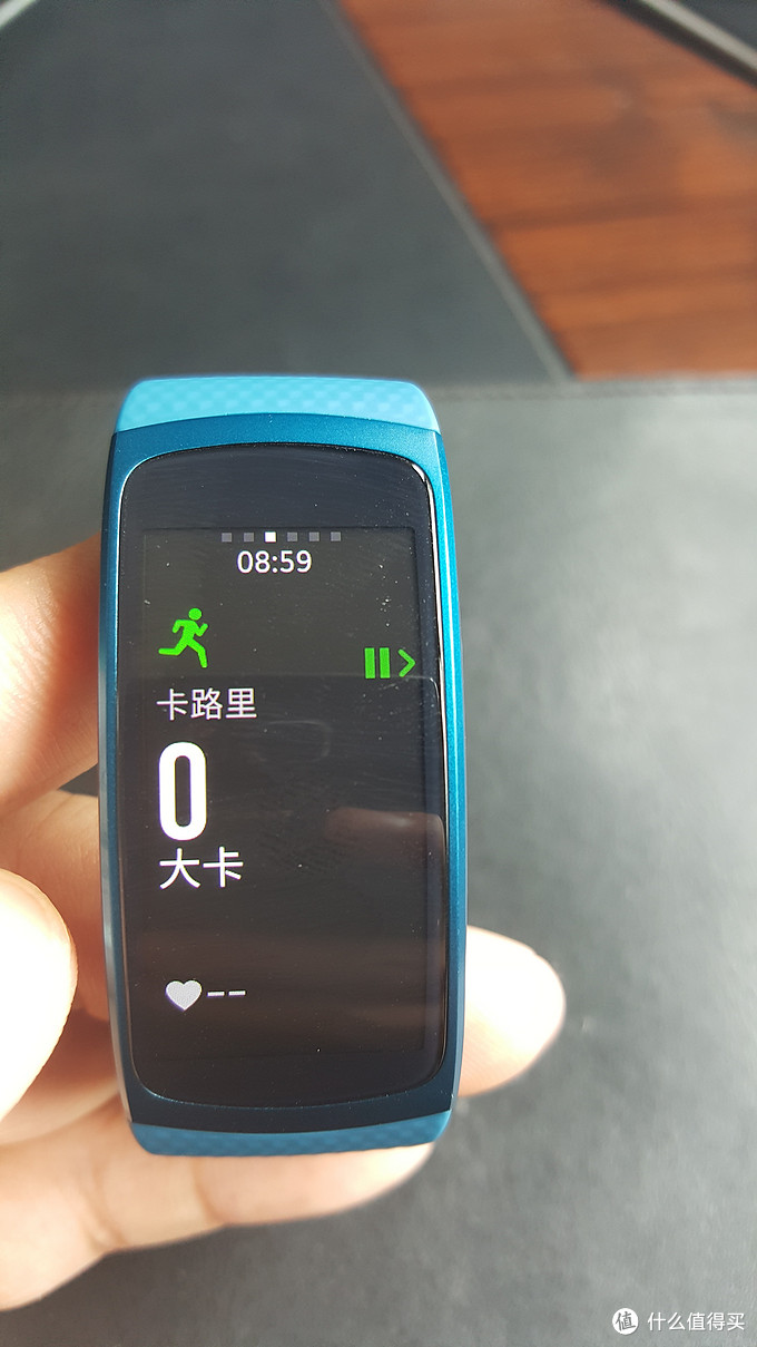 最美最强手环：SAMSUNG 三星 双核AMOLED曲屏 Gear Fit 2 智能手环