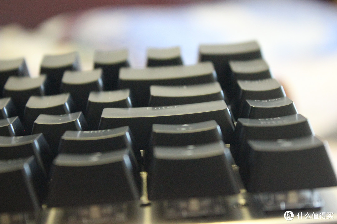 做工精致、灯光出色、迷你小巧——AJAZZ 黑爵 AK33 极客RGB机械键盘 青轴
