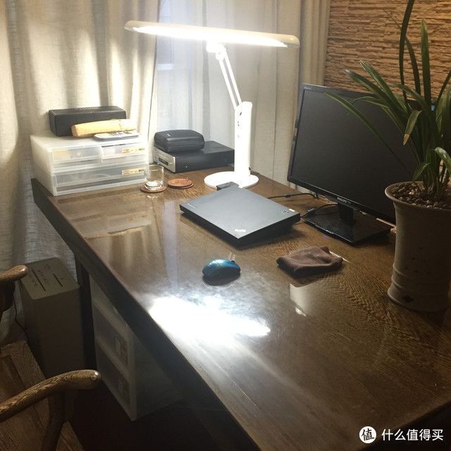顺带推荐那些值得买的物件：YAMADA 山田照明 Z-Light Z-3500W 台灯 晒单
