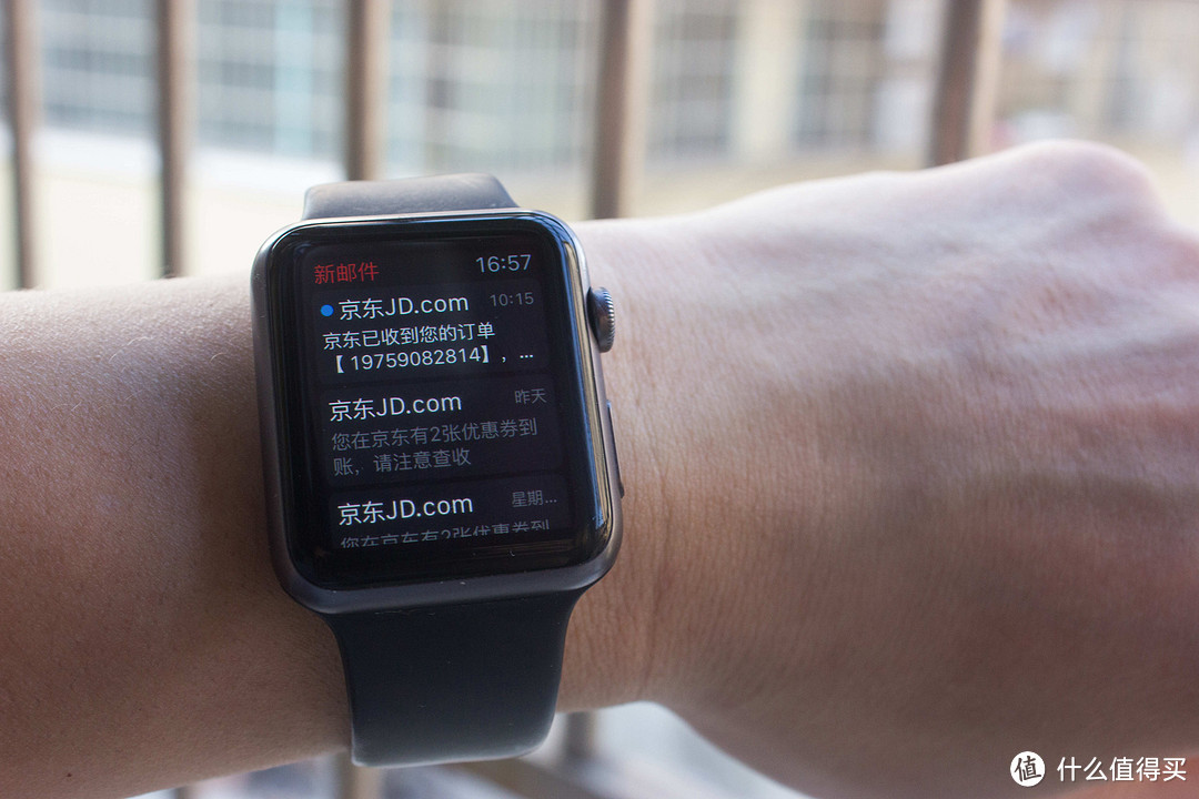 不完美的 Apple 苹果 Apple Watch 智能手表