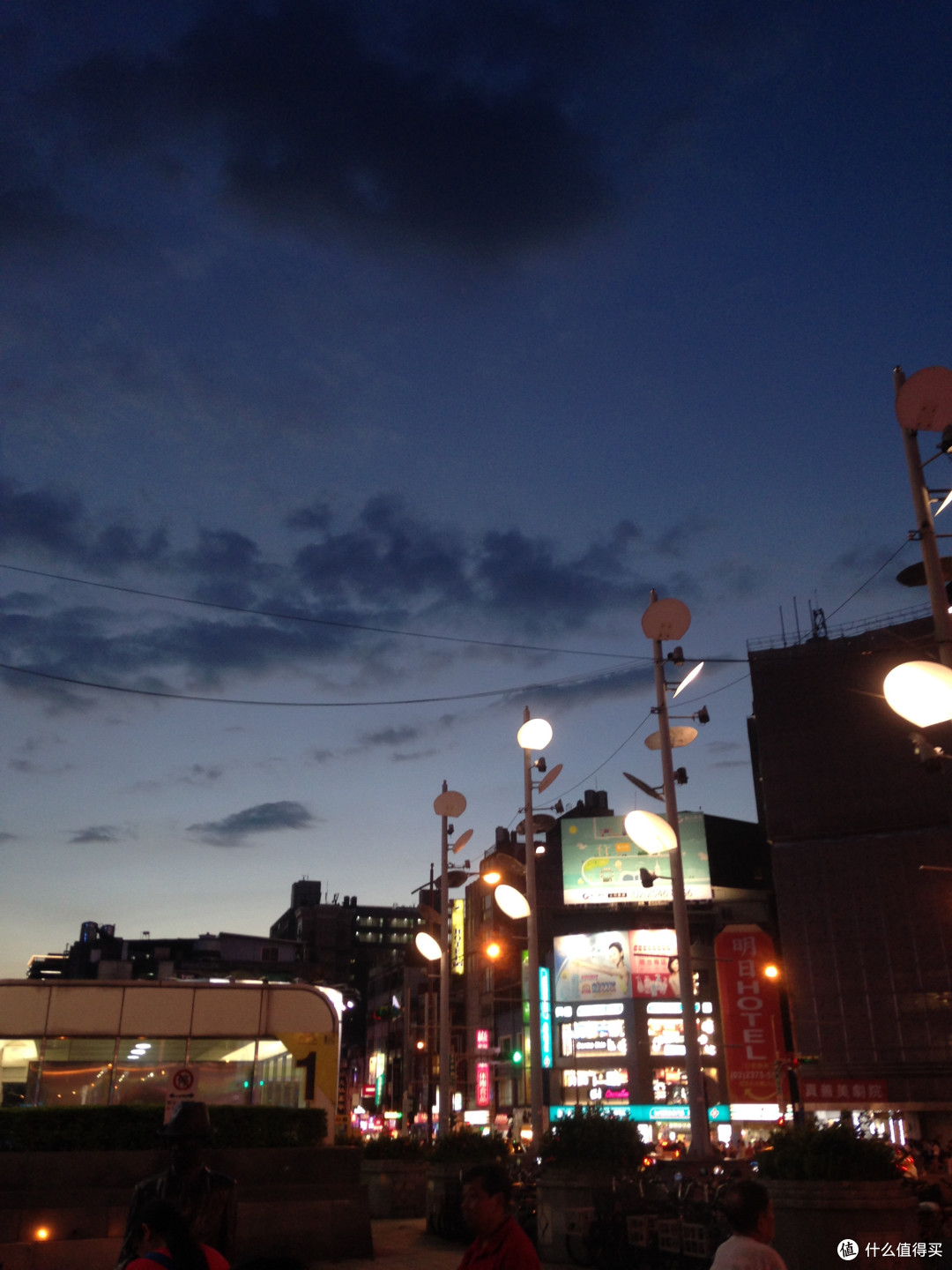 在艋舺老街遇见美好,在宁夏夜市畅享美食
