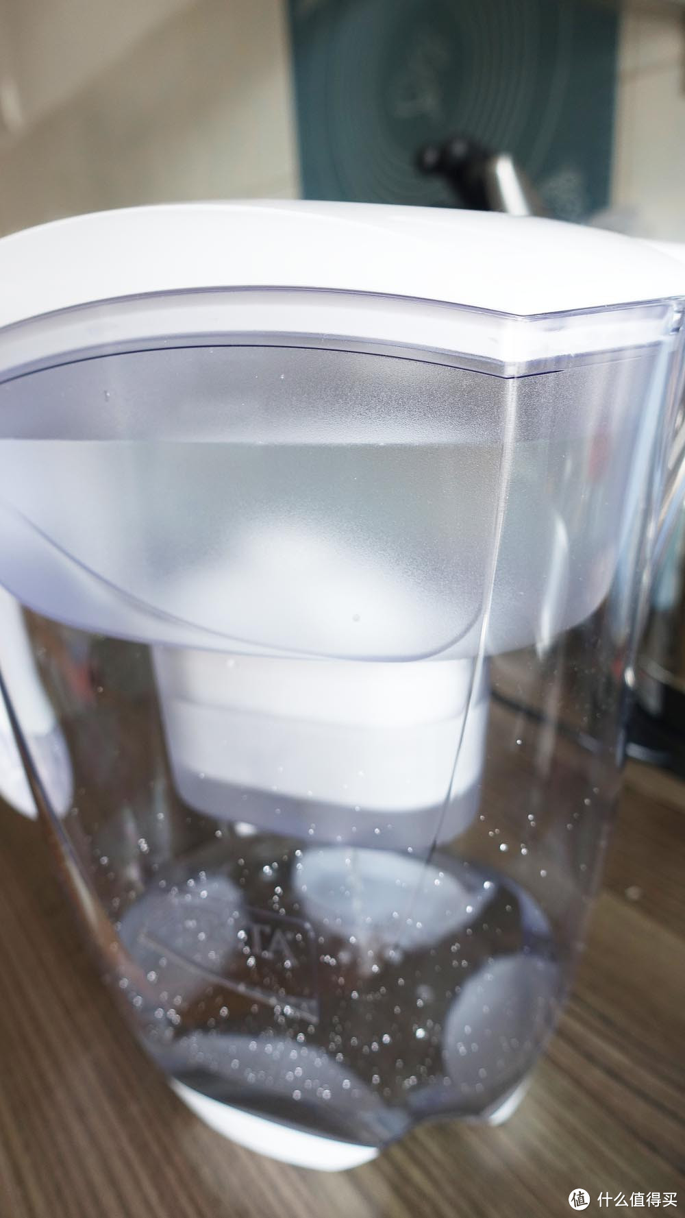 从黑森林走出的净水专家：BRITA 碧然德 尊享系列Elemaris 智能家用净水壶 3.5L