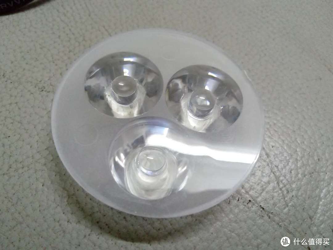 nvc-lighting雷士 3w led筒灯 对比 midea 美的 4w led