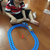 熊孩子的哄娃利器：Thomas & Friends 托马斯和朋友 电动系列 基础轨道套装