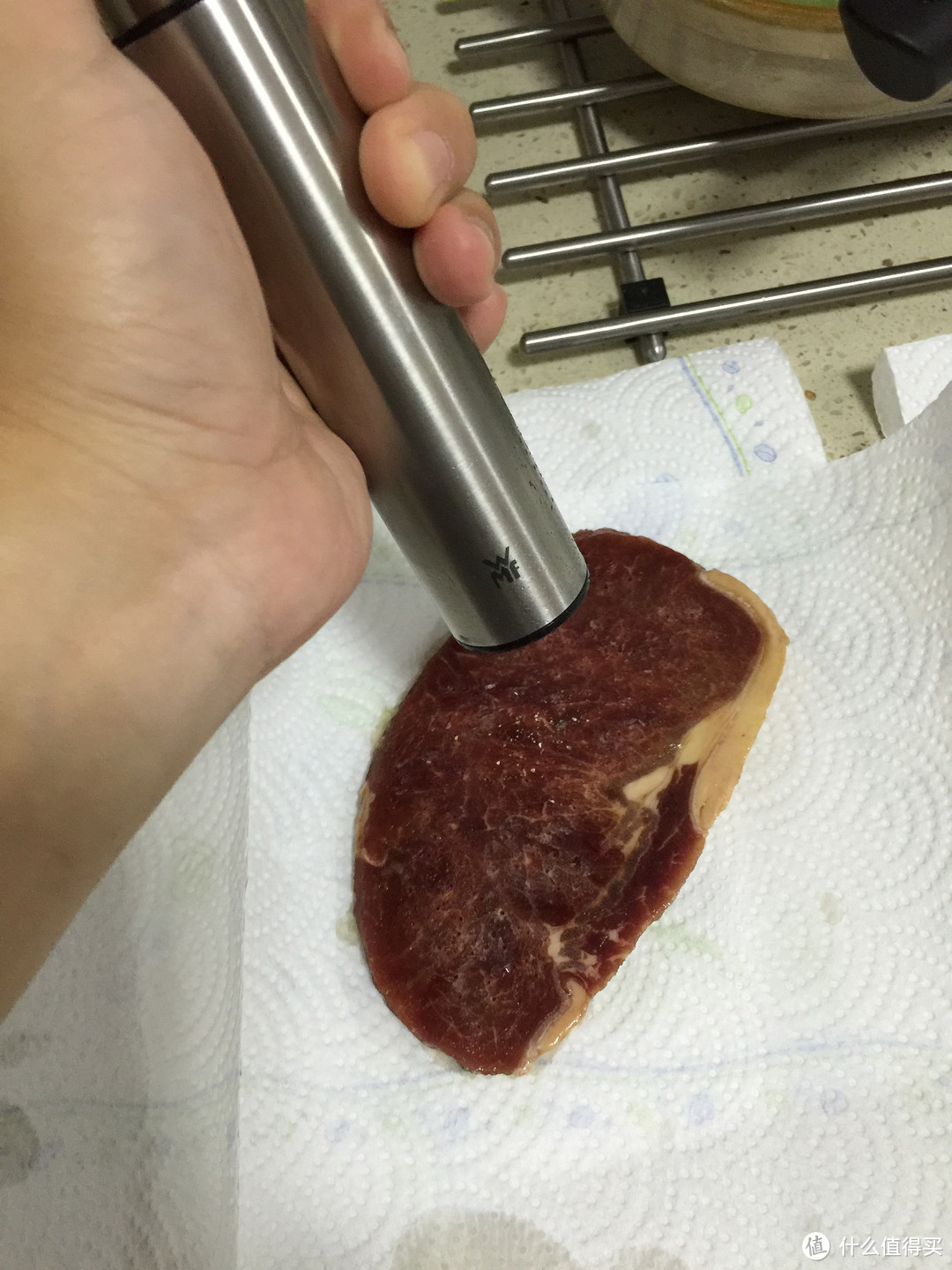 用黑胡椒腌制