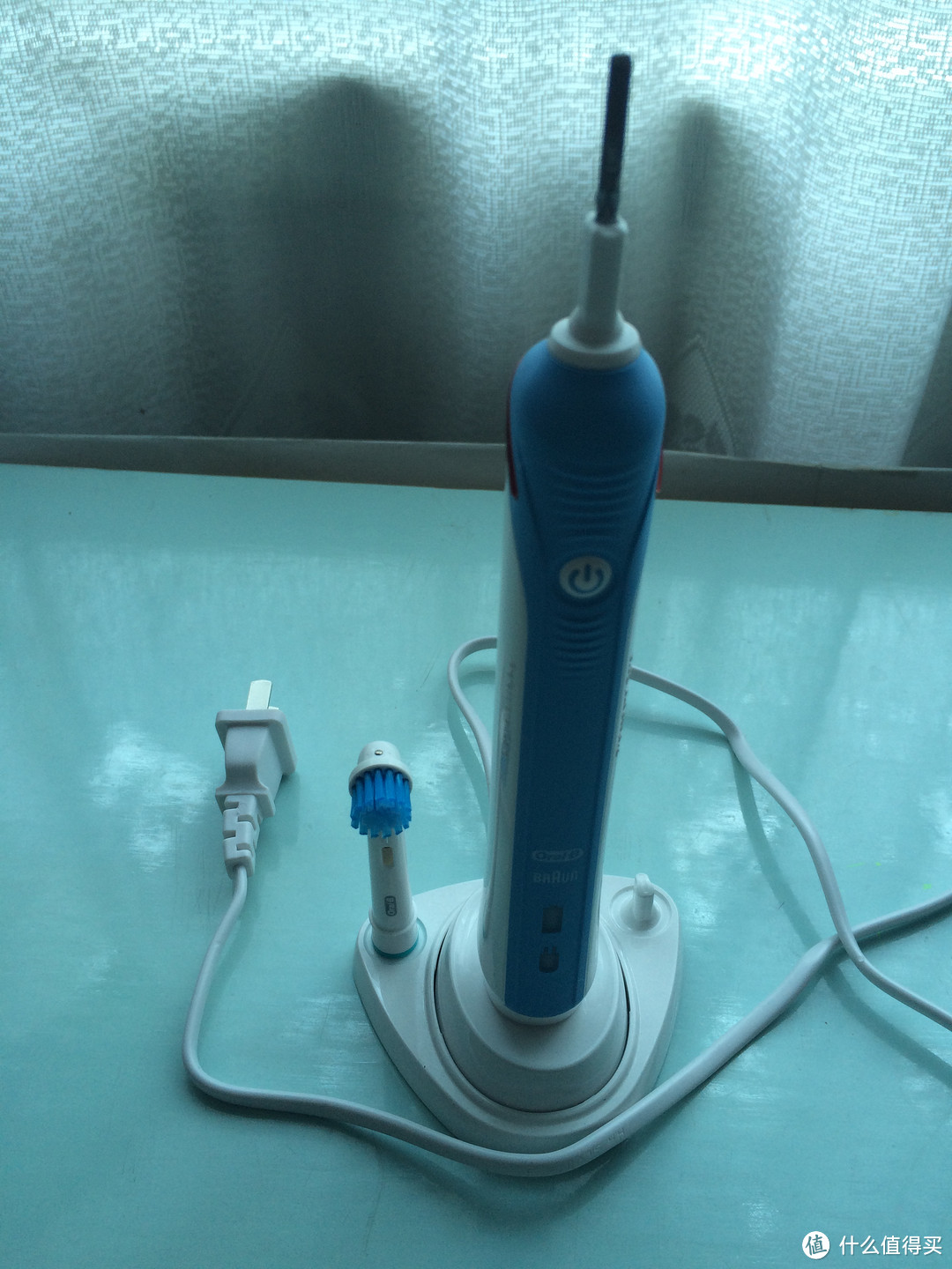 618牙膏牙刷屯两年系列： Oral-B 欧乐-B pro2000 电动牙刷 全套马杀鸡