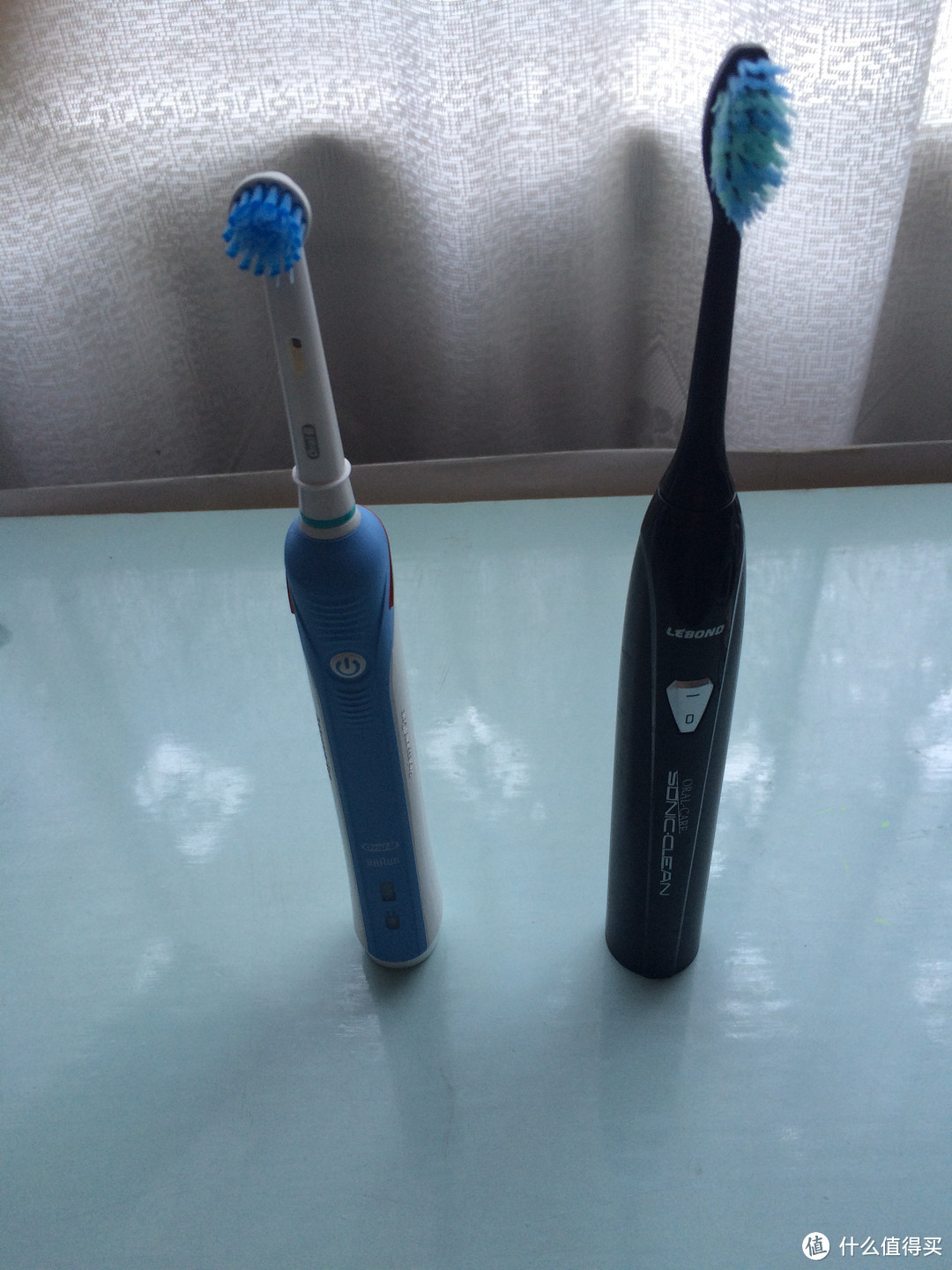 618牙膏牙刷屯两年系列： Oral-B 欧乐-B pro2000 电动牙刷 全套马杀鸡