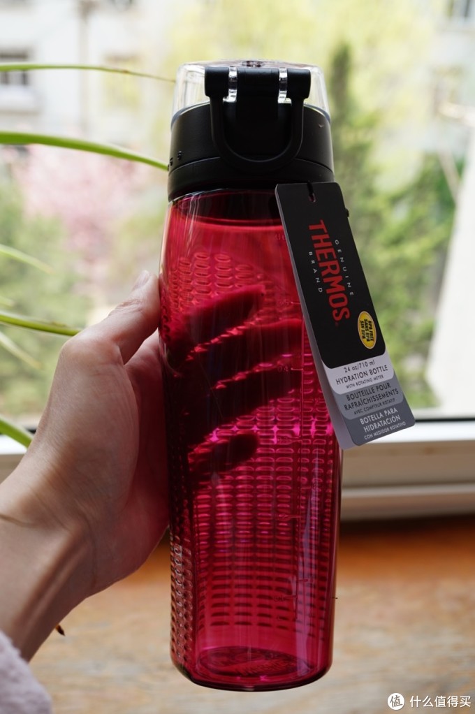酷夏中的凉水杯:THERMOS 膳魔师 Intak Hydration 运动水壶 开箱及使用感受